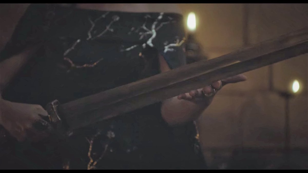 4) The swordThere's been lots of talk in AC about bronze, iron, and even steel swords, but what kind of sword could the Sword of the prophecy be? Looking at Korean swords of the Bronze age and early Iron age, here are some assumptions  #ArthdalChronicles