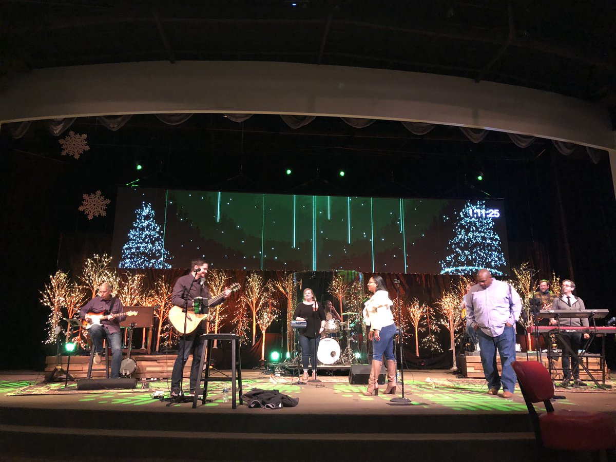 carter_mcinnis's tweet photo. It’s looking like the Christmas season! Pumped for this morning! #wordstoliveby #graceandtruth #Christmas2020 #forbhm https://t.co/RQLkrewQxR