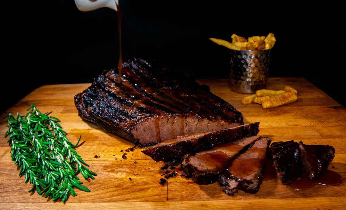 The best thing about Christmas shopping? Going for a drink and a meal afterwards!
Our Smoked Beef Brisket is slow smoked for 12 hours and served in a rich Other Monkey Brewing stout jus. Available as part of our smoked meat combo options.
#brisket #smokehousebbq #ipswich