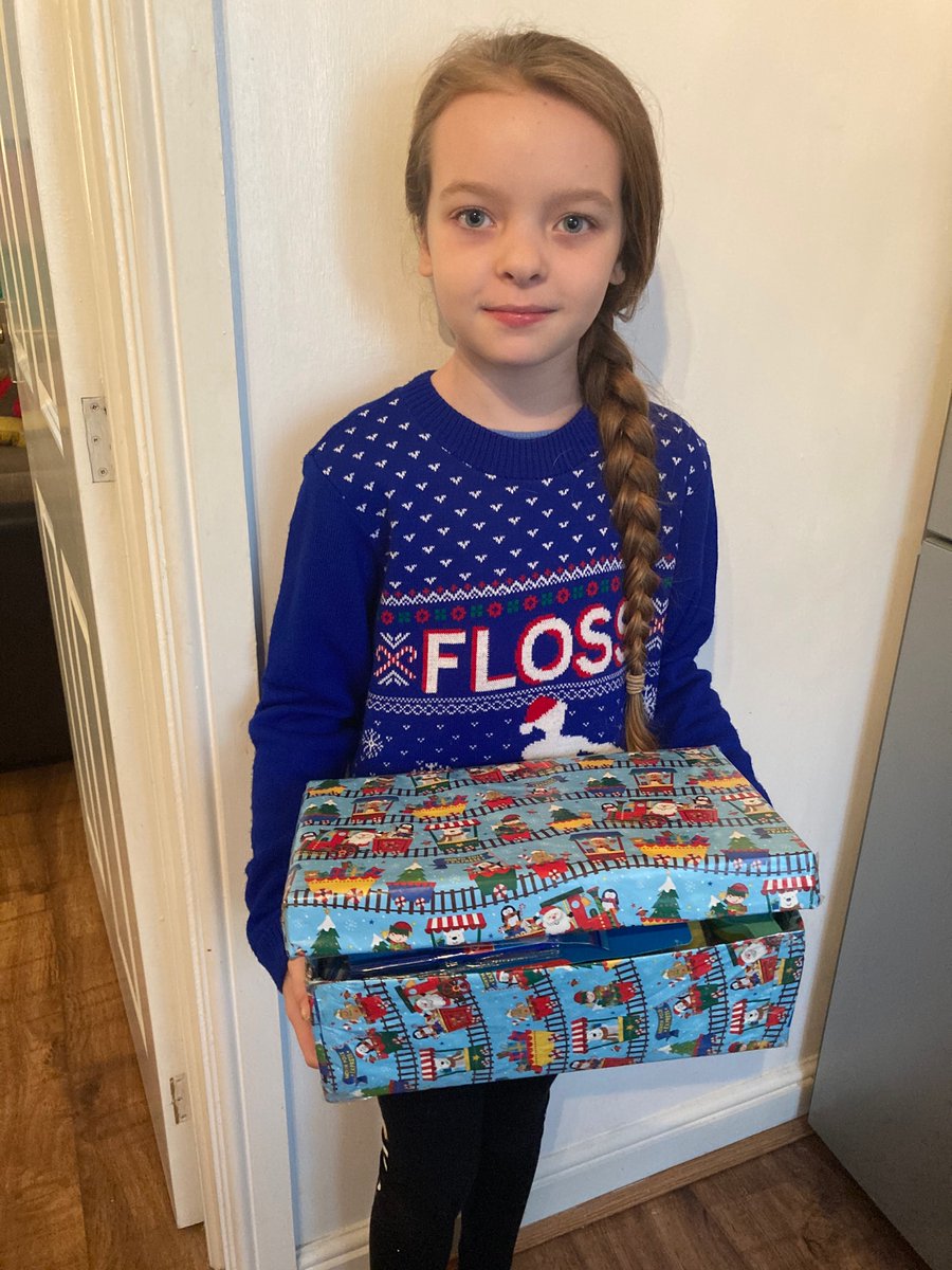 BensonKaprice's tweet photo. Daisy’s been busy today making a Shoe Box for the Operation Christmas Child Appeal &amp; also sorted a bag of small toys to donate 🎁💕 https://t.co/gfpybjLyfH