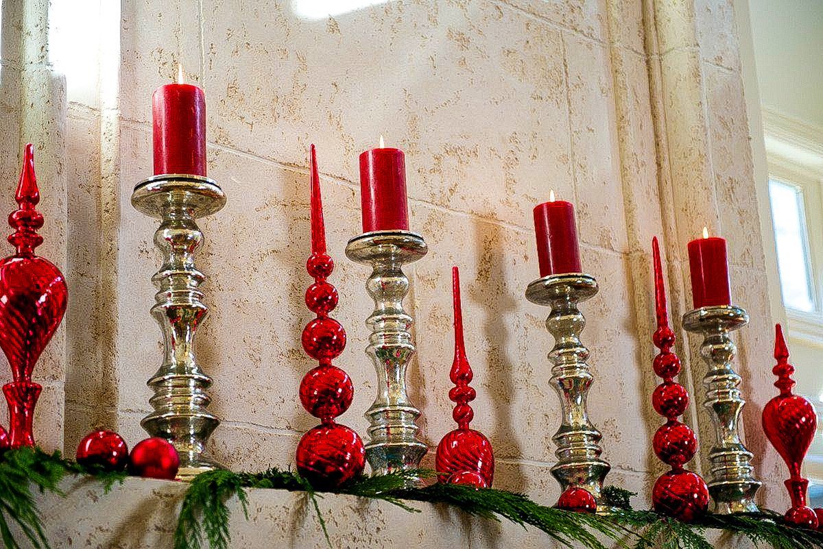AmosEvents's tweet image. I love an elaborate greenery and bauble filled mantle, but the simplicity of this one makes it a favorite.

***See more of our red Christmas decorations on our previous posts***