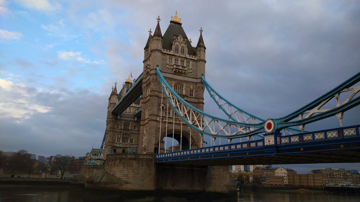 Early run into old Lund-un taan today. Cold and rainy at the start, but it cleared up by the time I got to tower bridge. <a href="/bobglasgow/">Bob Glasgow</a> <a href="/getintheflow/">Flow Sports</a> @Orion_Harriers <a href="/100MarathonUK/">100 Marathon Club UK</a> <a href="/ELRunners/">East London Runners</a> #ukrunchat #staysafe #thatsflow
