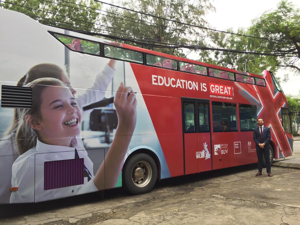 First leg of our #EducationIsGreat roadshow in the beautiful city of Đà Nẵng. Really enjoyed meeting #students and #universities across the city and to see such enthusiasm for UK #education. Double decker bus + light drizzle made us feel right at home. 🇻🇳🇬🇧