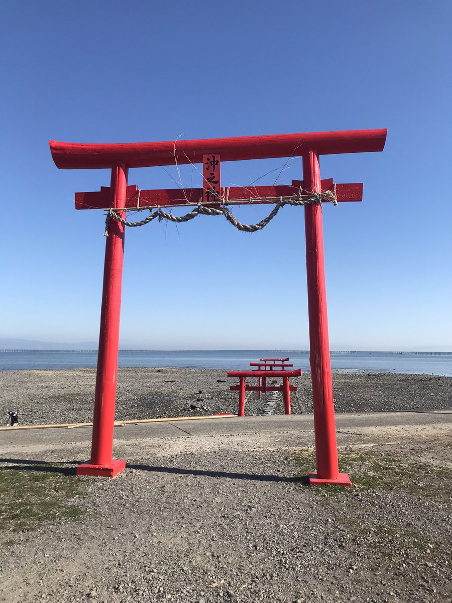 ぴのこ على تويتر 大魚神社の海中鳥居 不思議な光景で すてきだな 引き潮のときは 鳥居をくぐって歩いて先まで行けるので てくてく歩いて行きましたよ ここ 絵になるね 太良町 太良町海中鳥居 大魚神社の海中鳥居 大魚神社海中鳥居