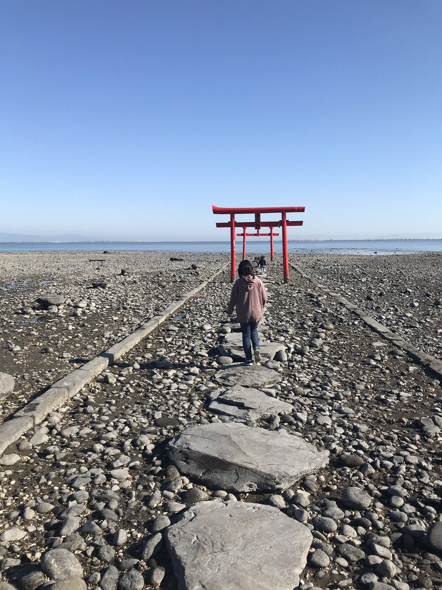 ぴのこ على تويتر 大魚神社の海中鳥居 不思議な光景で すてきだな 引き潮のときは 鳥居をくぐって歩いて先まで行けるので てくてく歩いて行きましたよ ここ 絵になるね 太良町 太良町海中鳥居 大魚神社の海中鳥居 大魚神社海中鳥居