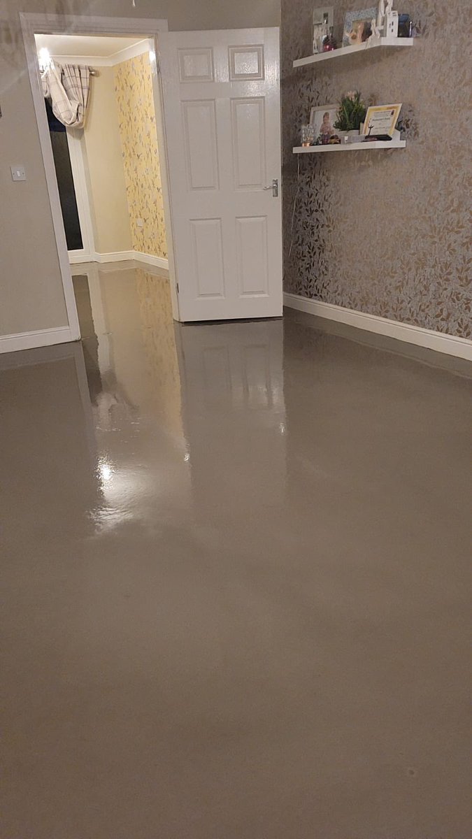 FBallTechPH's tweet photo. The wife asked me can we get the lounge floor done for Christmas , I said I donโt think il have the time , usual outcome ๐#stopgapP131 #stopgap300HD @FBallUK #StyccobondF48plus https://t.co/EaVDpFhlRK