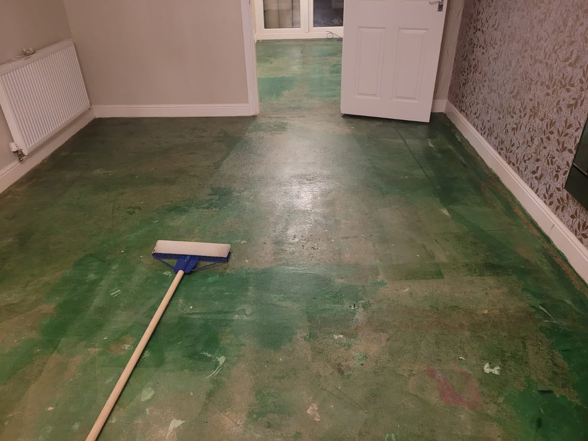 FBallTechPH's tweet photo. The wife asked me can we get the lounge floor done for Christmas , I said I donโt think il have the time , usual outcome ๐#stopgapP131 #stopgap300HD @FBallUK #StyccobondF48plus https://t.co/EaVDpFhlRK