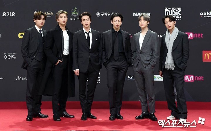 MyBestGroupBTS1's tweet photo. 오늘도 역시나 멋있구나😍

#MAMAVOTE   #bts https://t.co/reP5R2wr2X