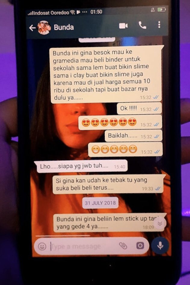 sakhansaaa's tweet photo. Adek gue astaga nemu chat dia tahun 2018 🙂🙂🙂 https://t.co/vEMYQYCGPn