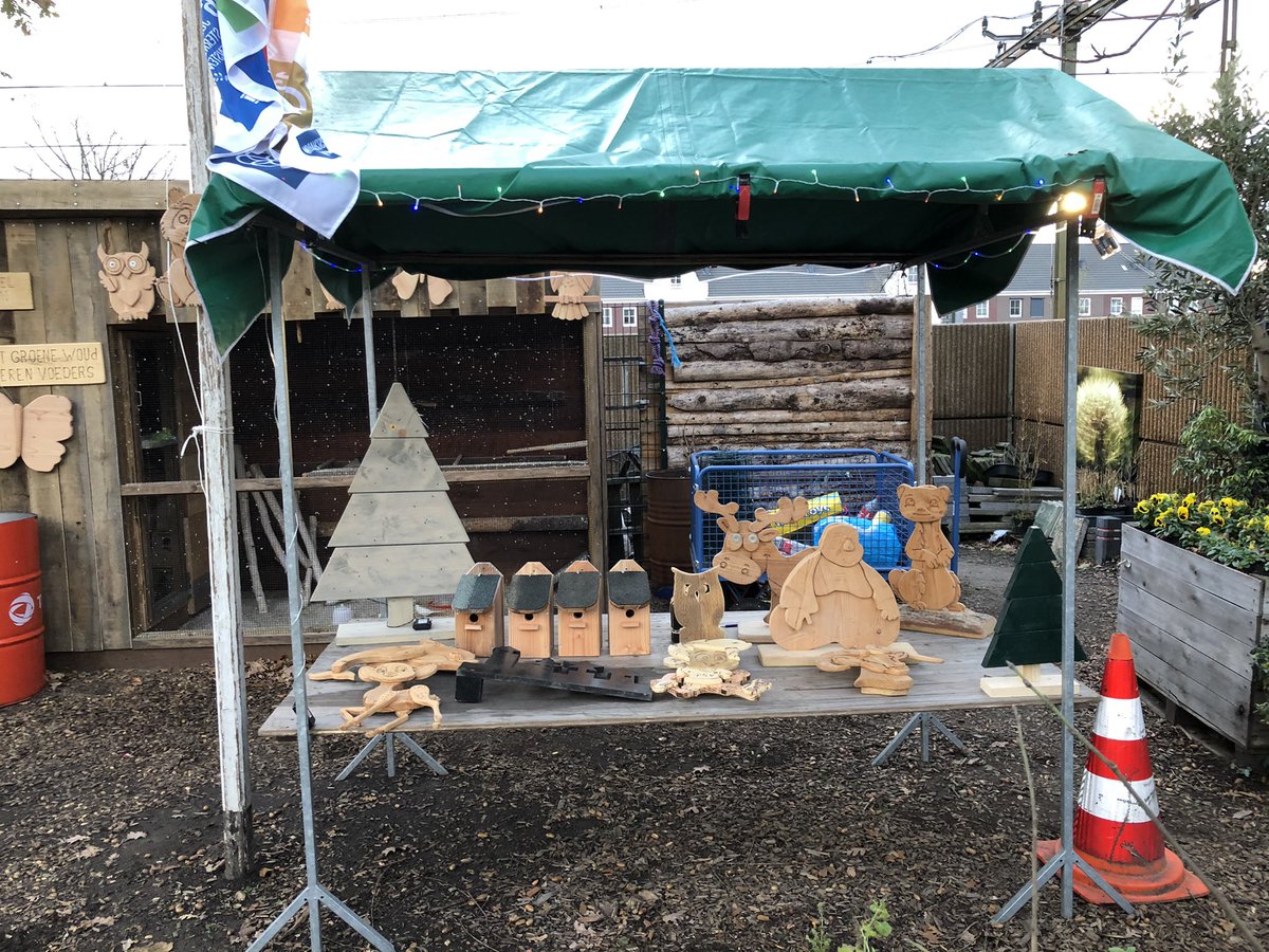 stationdeurne's tweet photo. Ook komende week weer eigen #creaties te koop op de @moestuin. Woensdag t/m vrijdag van 9:00 t/m 15:00 uur en op afspraak. (0651253599) Dit gebeurd ook allemaal @stationdeurne @VVVDeurne @PALETvanDePeel @dasmooideurne @GemDeurne https://t.co/MFpnvc5aSK