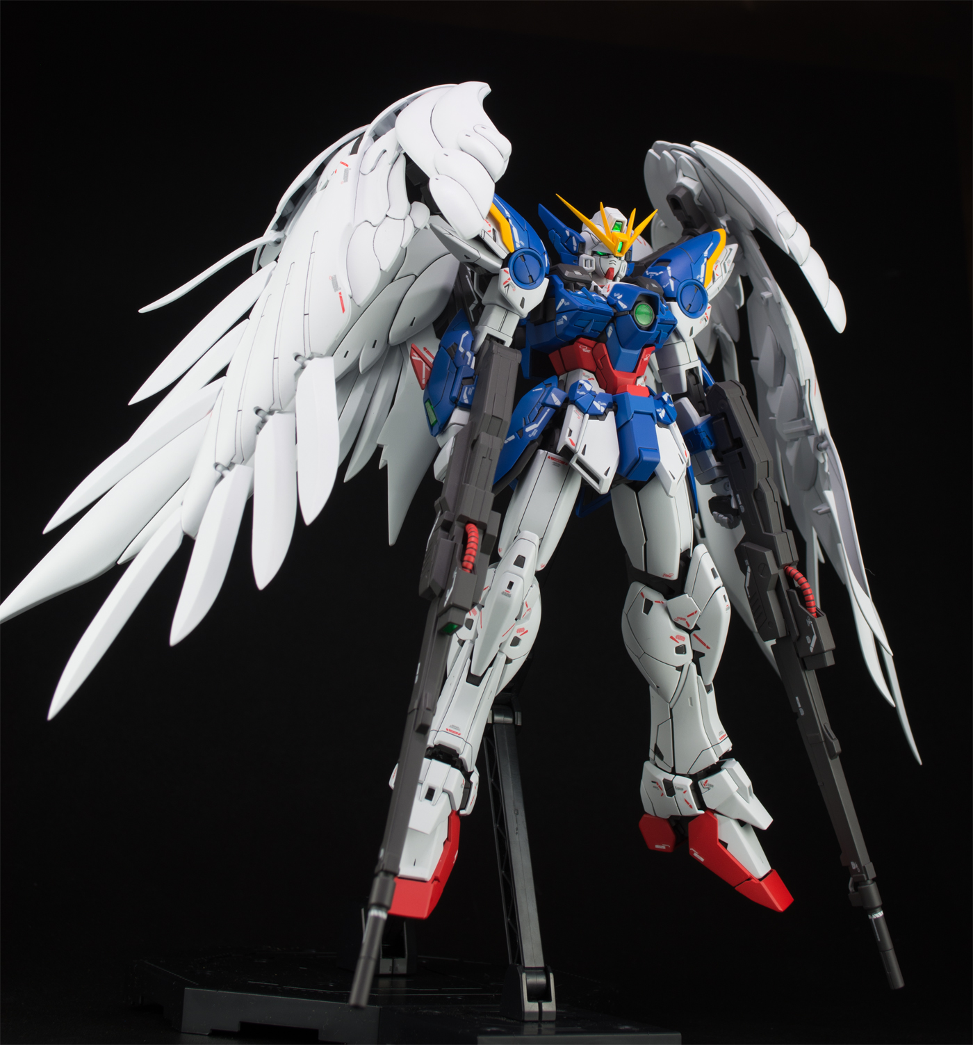 ごんごん Mg ウイングガンダムゼロ Ew Ver Ka 完成しました 説明書のカトキさんのイラスト風に仕上げました イラストを参考に2色の青の色味が離れすぎないようにしています 続きます ガンプラ T Co 3apdzira2m Twitter