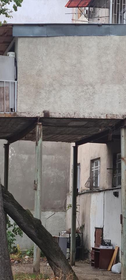 1/ Zaal Andronikashvili  @Zaaliko: "I do not know if anyone wrote anything about the wild architecture of the 90s (probably I have not met and if you know, "link me", you will be grateful.Why did this architecture appear?