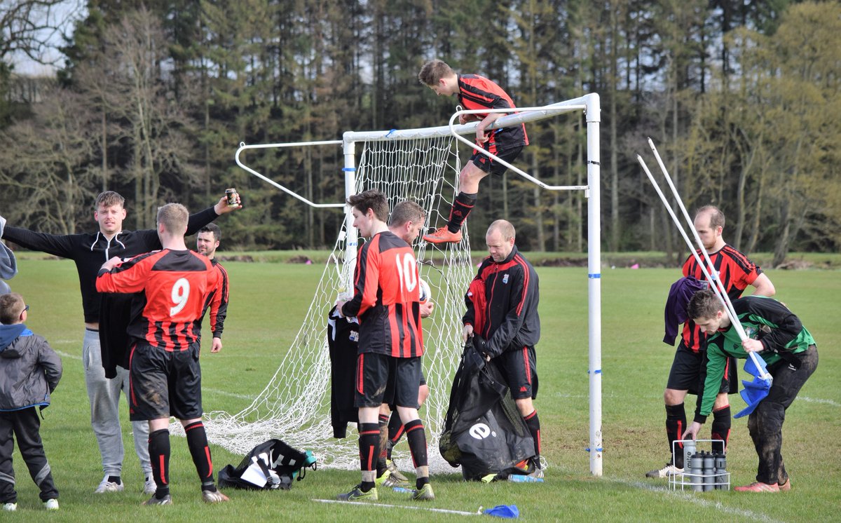 Sirbenchallis's tweet photo. Day 30 of the @CumberlandFA's #cumberlandphoto Challenge - and it's the end of the game @fc_orchard @KeswickFC  #afterthematch #timetogohome #clearingup #day30 #stayconnected #nonleaguefootball #NonLeague https://t.co/WCExWYQLqw