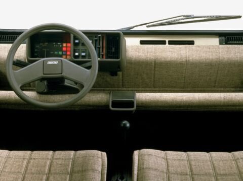 Gabriel85766922's tweet photo. Fiat #panda45 una ragazza che compie 40 anni https://t.co/OgGKqb7QkB