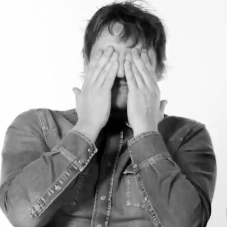 pedro pascal and Oscar Isaac as each other: a short thread