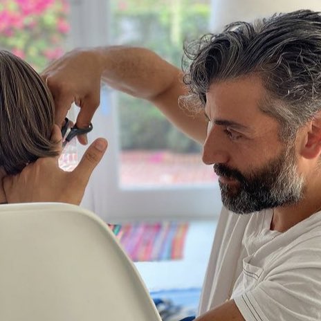 pedro pascal and Oscar Isaac as each other: a short thread