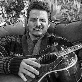 pedro pascal and Oscar Isaac as each other: a short thread