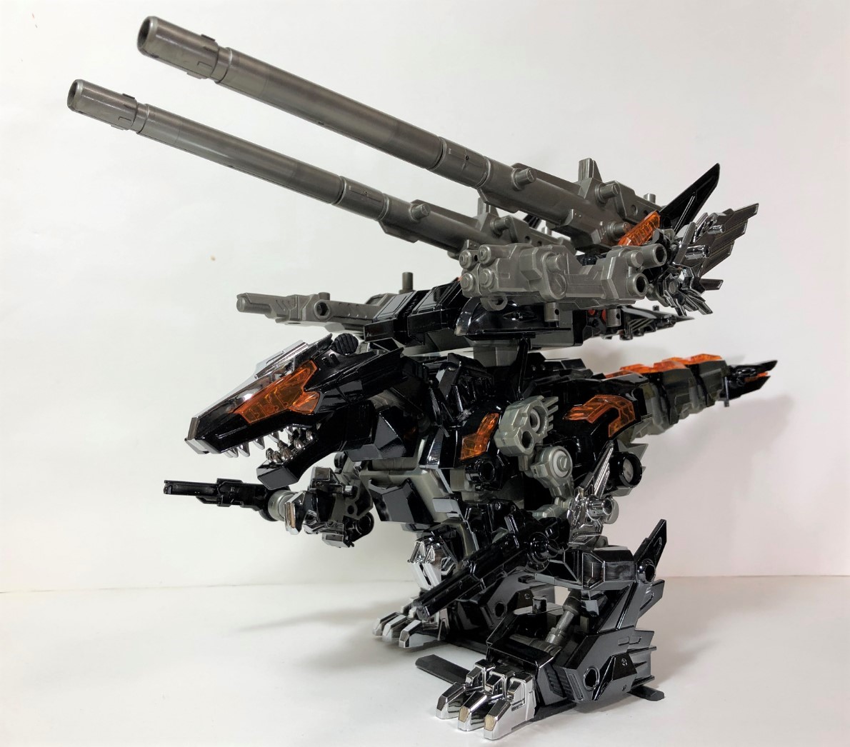 黒鋼凱龍輝・飛天」にさらにバスターキャノンを装備した最強最後の形態