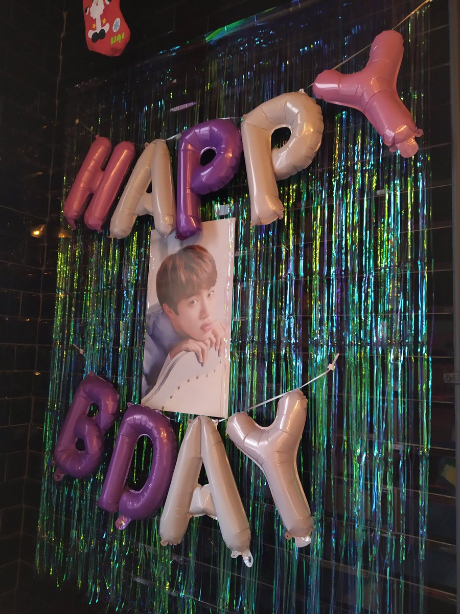 A2dArtshop's tweet photo. Moscow is celebrating! Fingers crossed for daesangs on MAMA.
#MAMA2020 #BTSxMMA #bts #BTSJIN #jin #진 #방탄소년단진 #방탄소년단 #Джин #ДжинтастикДэй #JintasticDay #moscow #москва https://t.co/y00b5szyeS