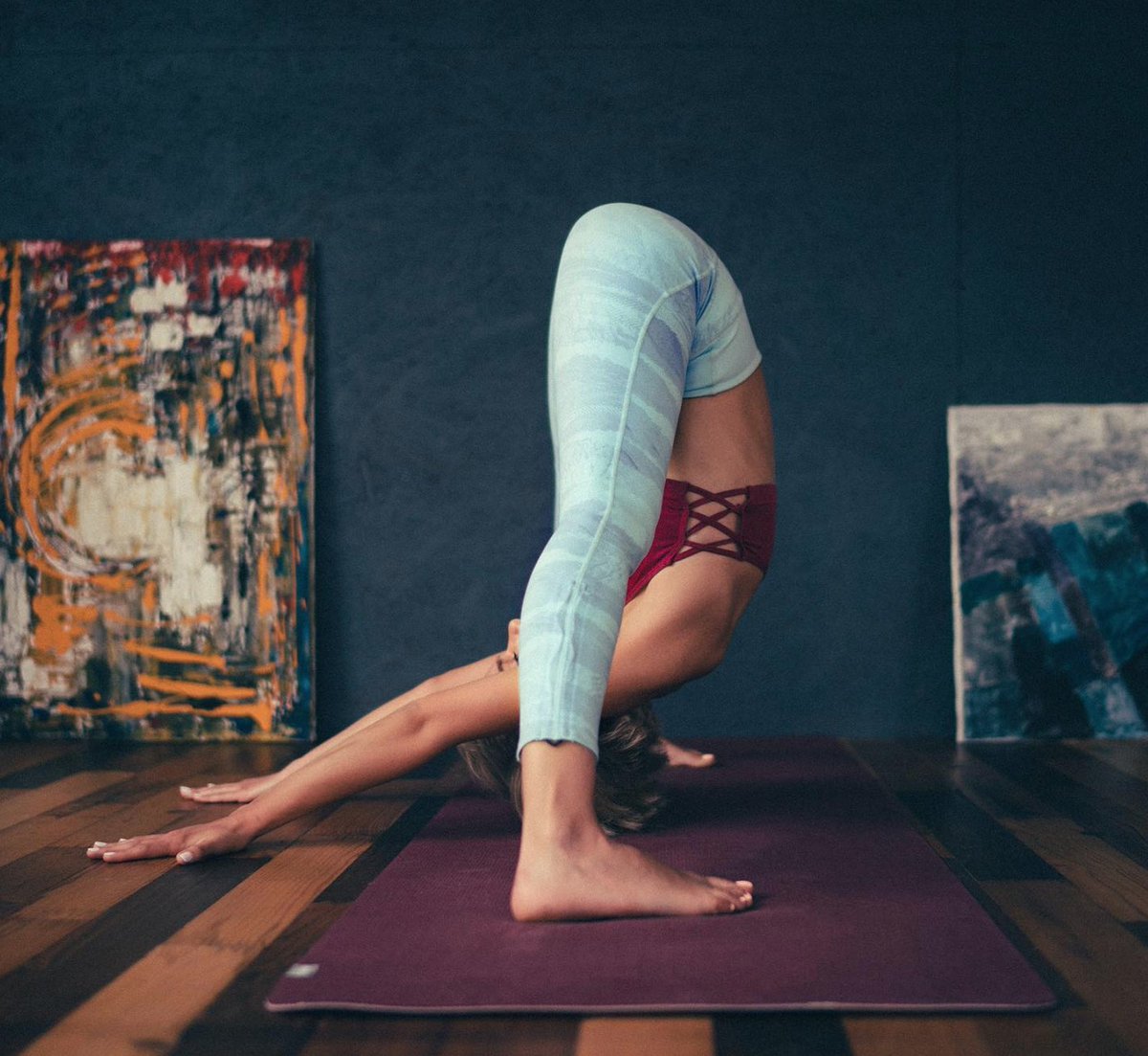 Yoga kan vara så mycket mer än bara en fysisk träningsform. Det kan även handla om att komma i kontakt med sitt inre. Vi möts på mattan - Namaste!
missvego.se
#hälsa #yoga #hälsakroppsjäl #hälsosamlivsstil #träning #mindfulness #MissVEGO 🌿