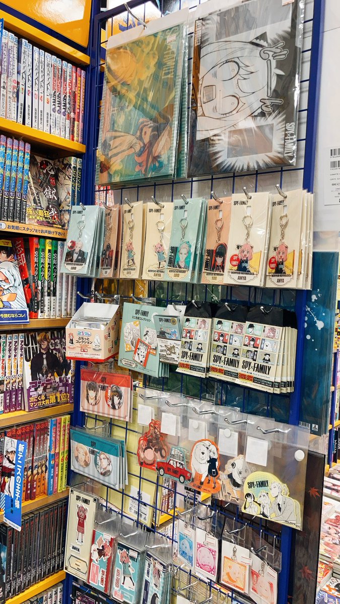 ট ইট র アニメイトイオンレイクタウン 短縮営業中 入荷情報 大人気コミックス Spy Family の商品が入荷しましたレイ シェアリングメモリーコレクション ミニ色紙コレクション アクリルキーホルダーなど アニメイト限定販売商品もございます