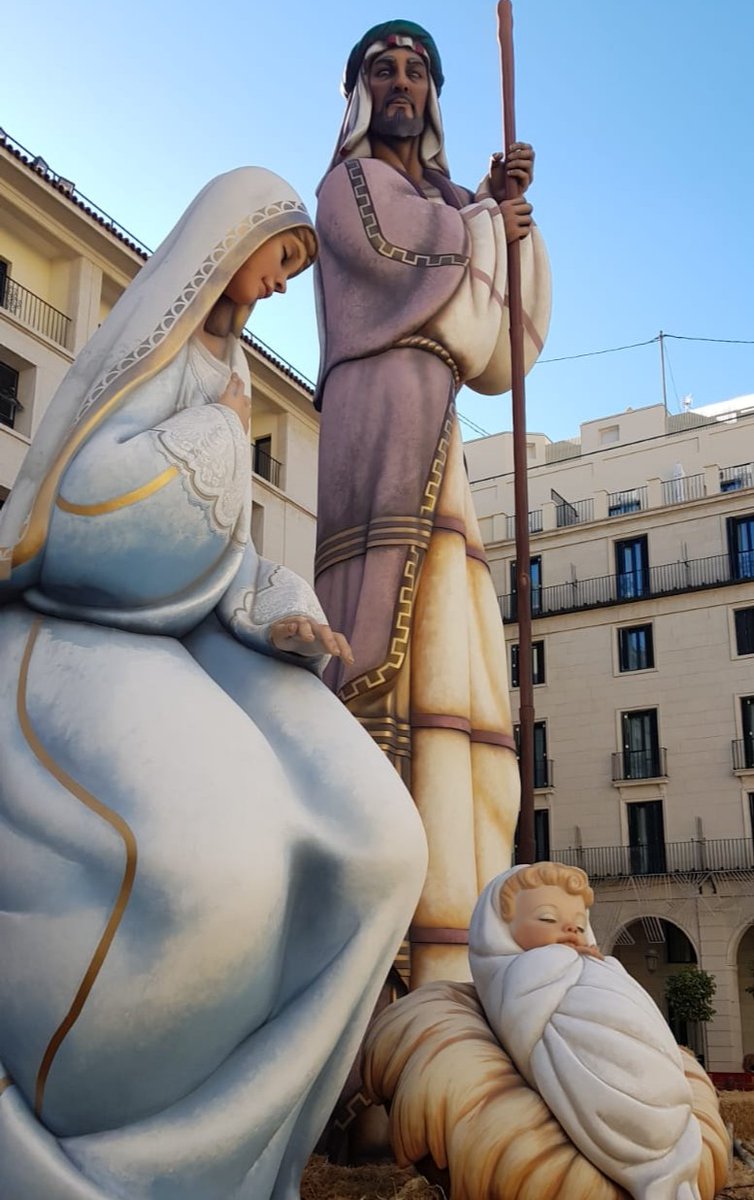 ValencianCount's tweet photo. Qué visitar en Alicante en Navidad @Alicante_City @cv_agenda @c_valenciana @GVATurisme @Turespana_ #MediterráneoEnVivo  https://t.co/kQD49XwLin https://t.co/ETFdXmFG4r