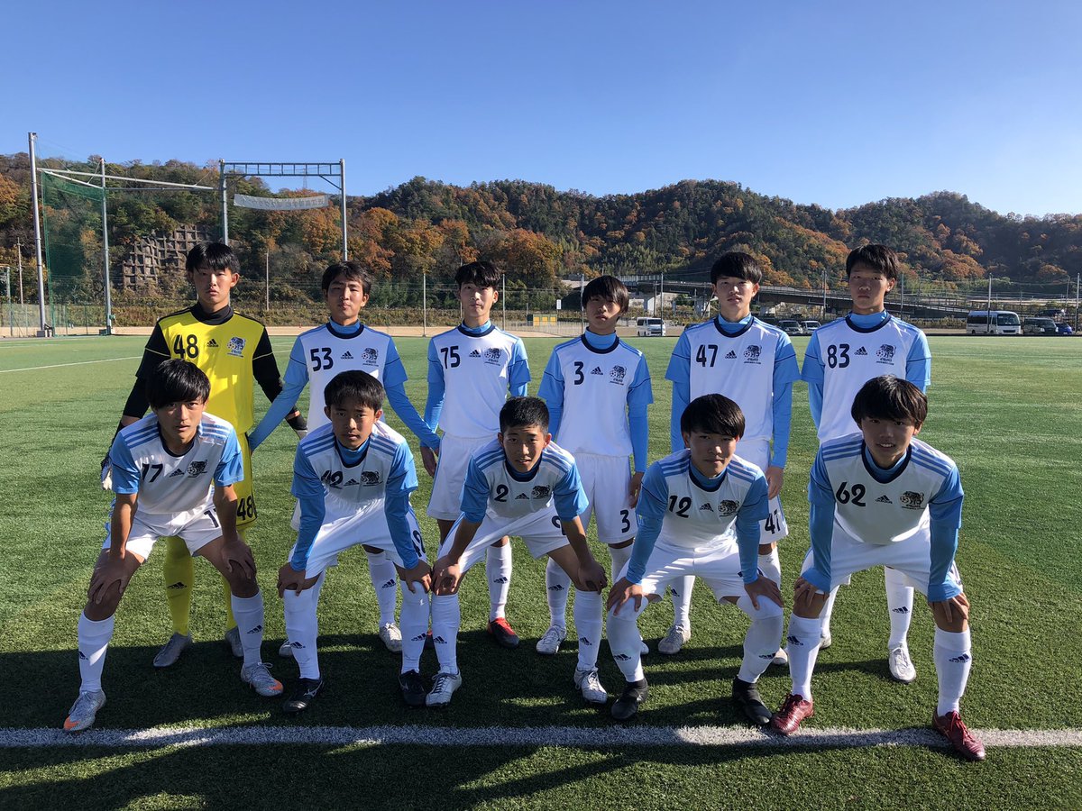 近江高校サッカー部 V Twitter Ohmiダービー 第2グラウンド 1 2年aチームvs1 2年bチーム 7ー2 1 2年aチーム 山本 櫻井 伊吹 梅本 山本 櫻井 高木 川島 岡田 1 2年bチーム 大塚 芝 谷口 昨日行った勝敗予想は 1 2年aチームが80パーセントでした 結果は7ー2で