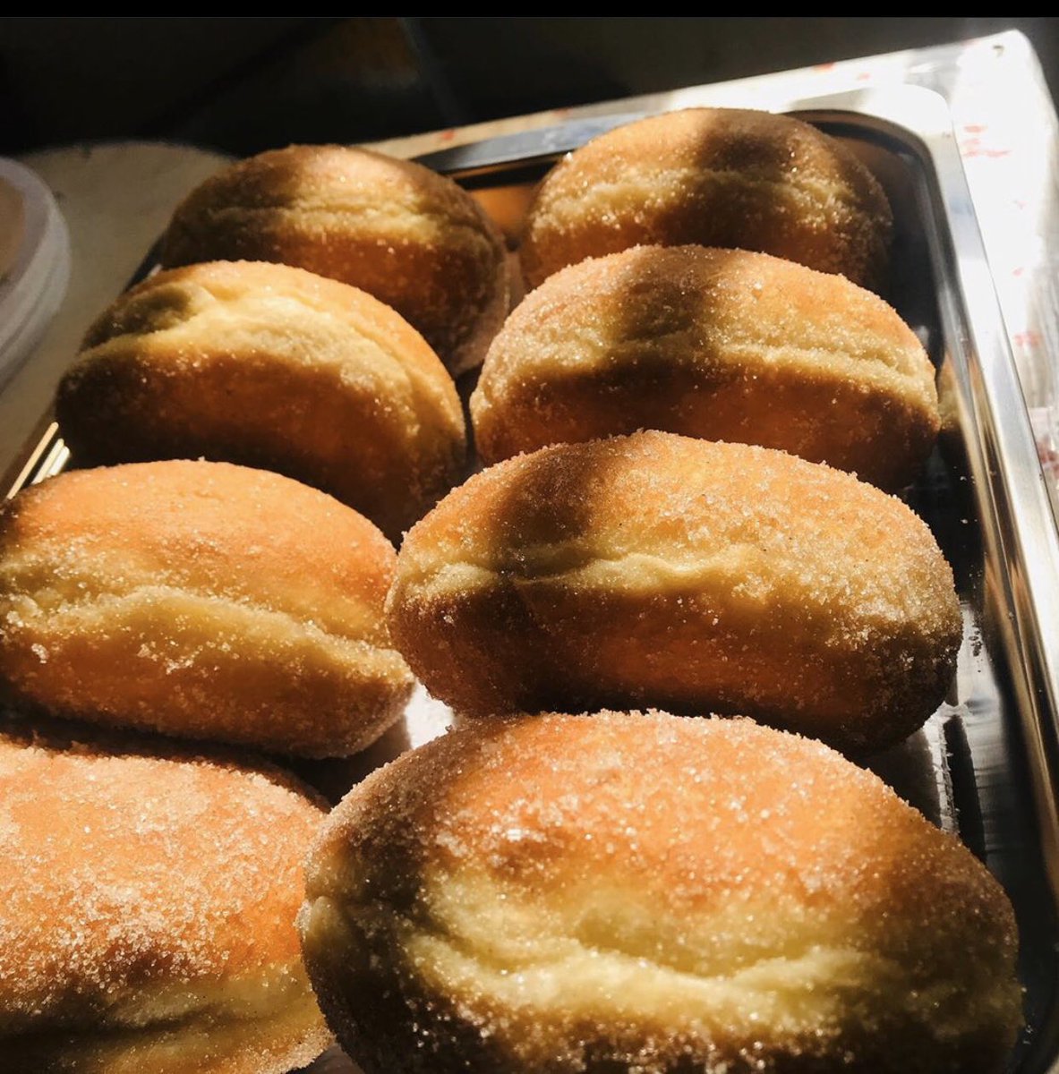 Munchplus_NG's tweet photo. Meat pie 250 ,samosa pack 800,doughnut box of 6 glazed 3000,cup cakes box of 6 3000                Location :abuja                                          Dm or call 08032657265 to order please retweet🙏🏼 https://t.co/Z5OT2mny4L