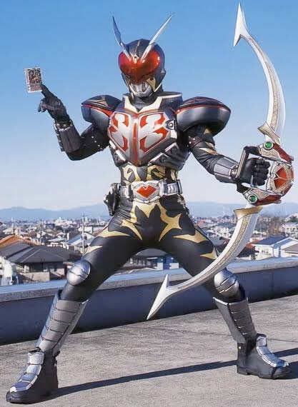 サトルさん 昭和60年男 29 仮面ライダーカリス 通常スーパー戦隊等ではヒロインに割り当てられる ハート というモチーフを 複眼として巧く取り入れたダークヒーロー感のあるデザインが秀逸です そして 相川始が徐々に人間らしくなっていく展開も