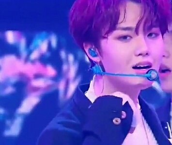 kim doyoung 😭