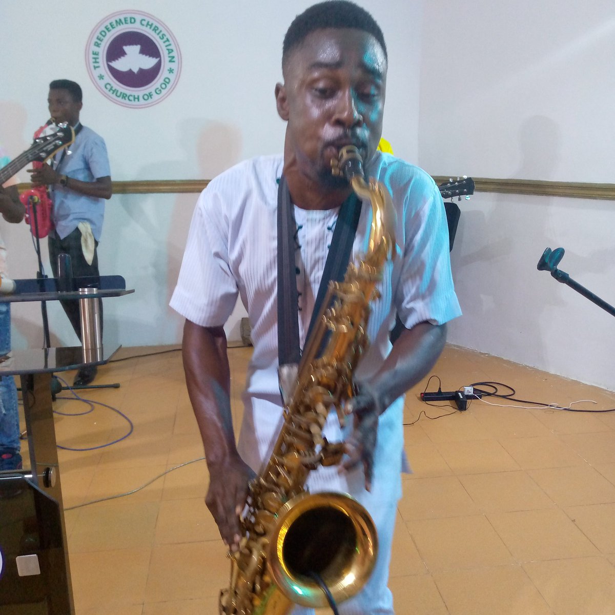 Powerandpraisee's tweet photo. Pele Sax didn't just played, he also brought down some praise anointing 🔥❤��#paradiseexperience2020 #PP #inspired https://t.co/8Bk55UvF2a