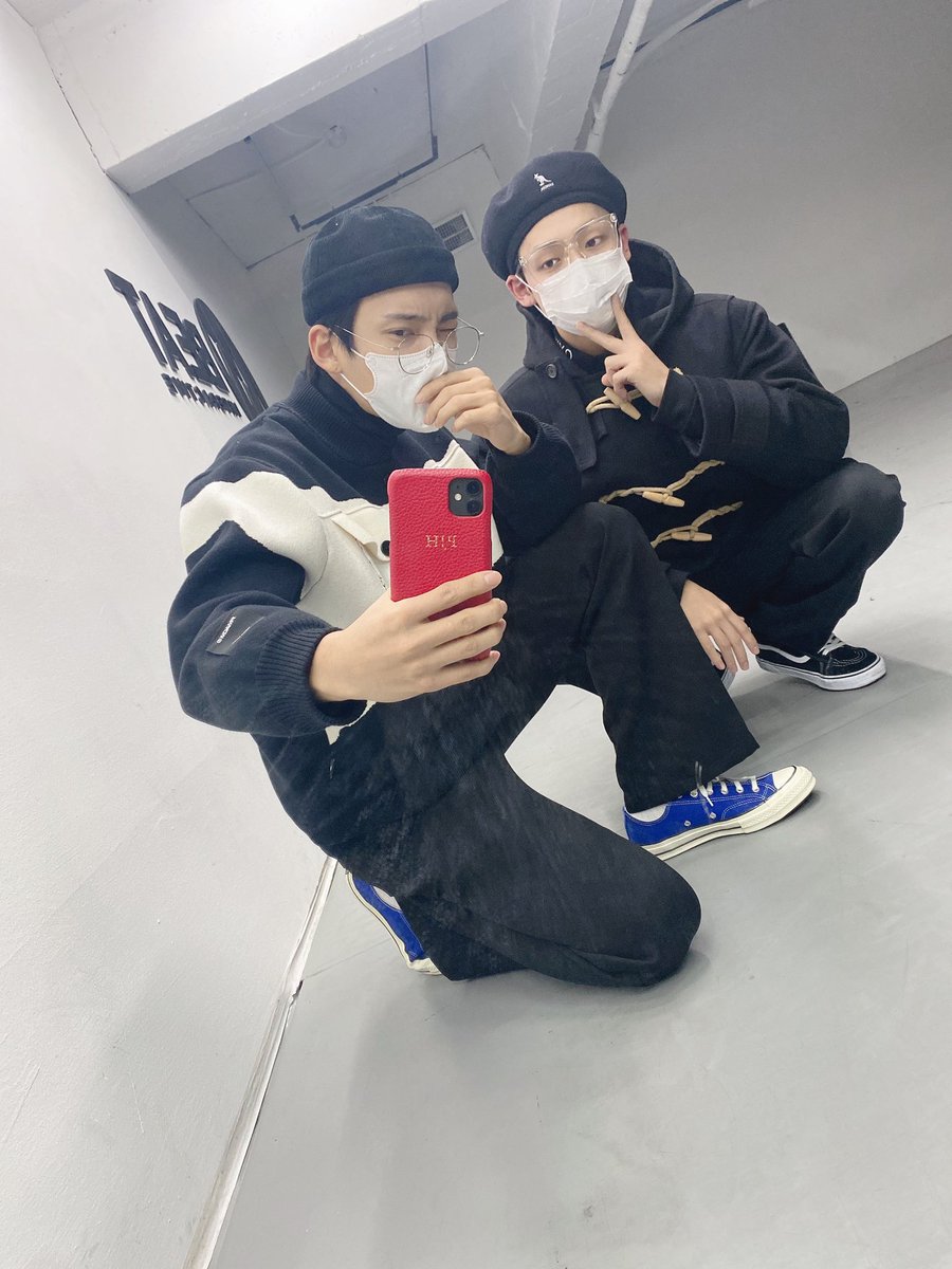 official_ACE7's tweet photo. [#에이스_준]
제주 왕자님과 순천 아이😎
#ACE #에이스 #CHOICE #초이스 https://t.co/7zzIkMjjir
