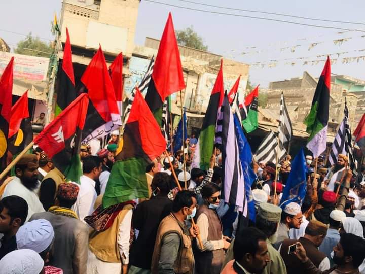 NawazkLaghari's tweet photo. PDM District Kamber Shahdadkot Protesting at Bhutto Chow kamber against Imran Niazi Government.
#SuperPower #YouthPower
#GoNiaziGo #GoSelectedPMGo https://t.co/JsmF4AfQw7