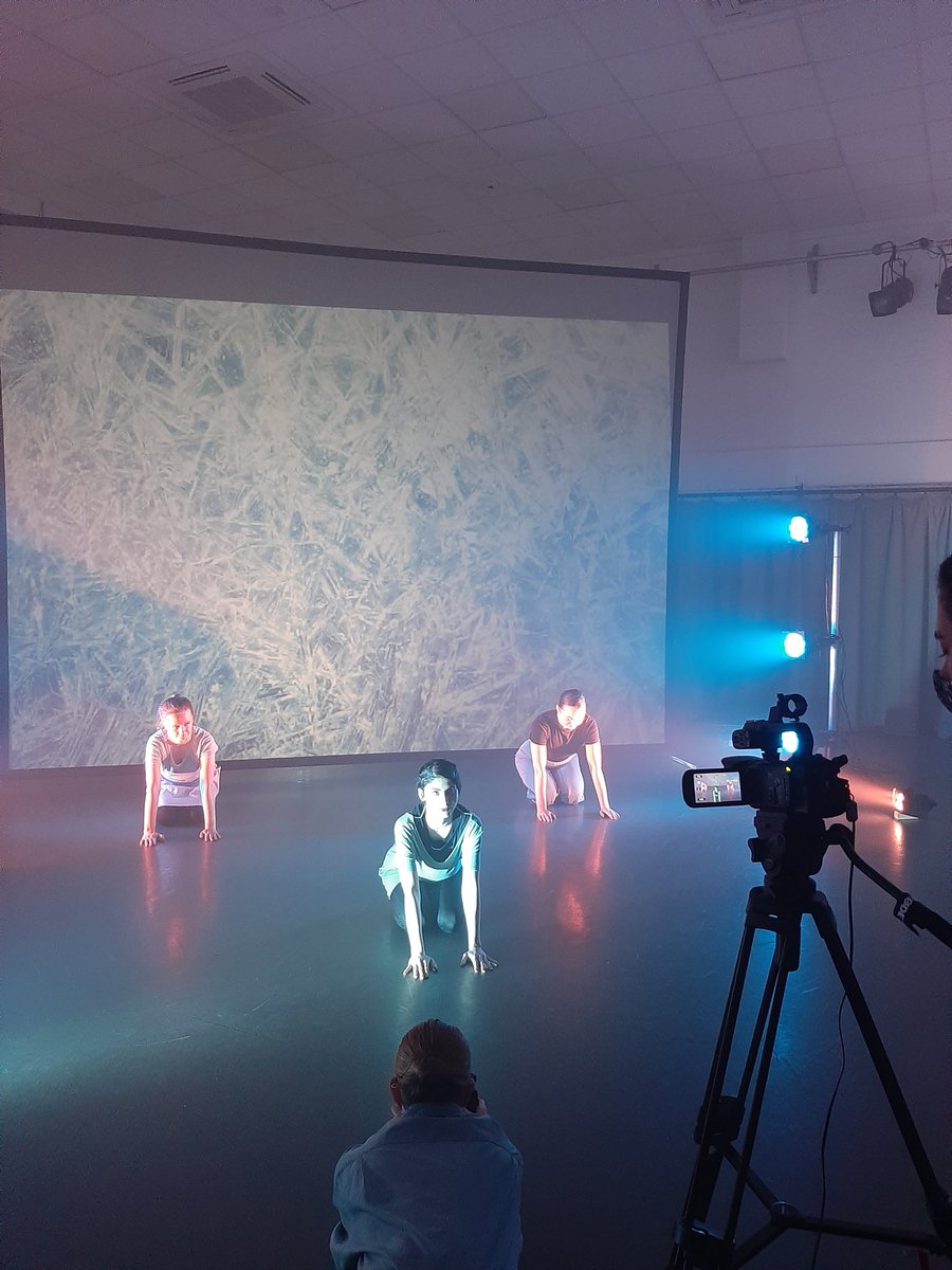 ADayofDanceAUB's tweet photo. 9 days left on the countdown!! With Team Space we will see different sides of the planets🌗🤭 (which will be more exiciting for us!!👀💃) Stay tuned✨ https://t.co/k14dv0OnR2