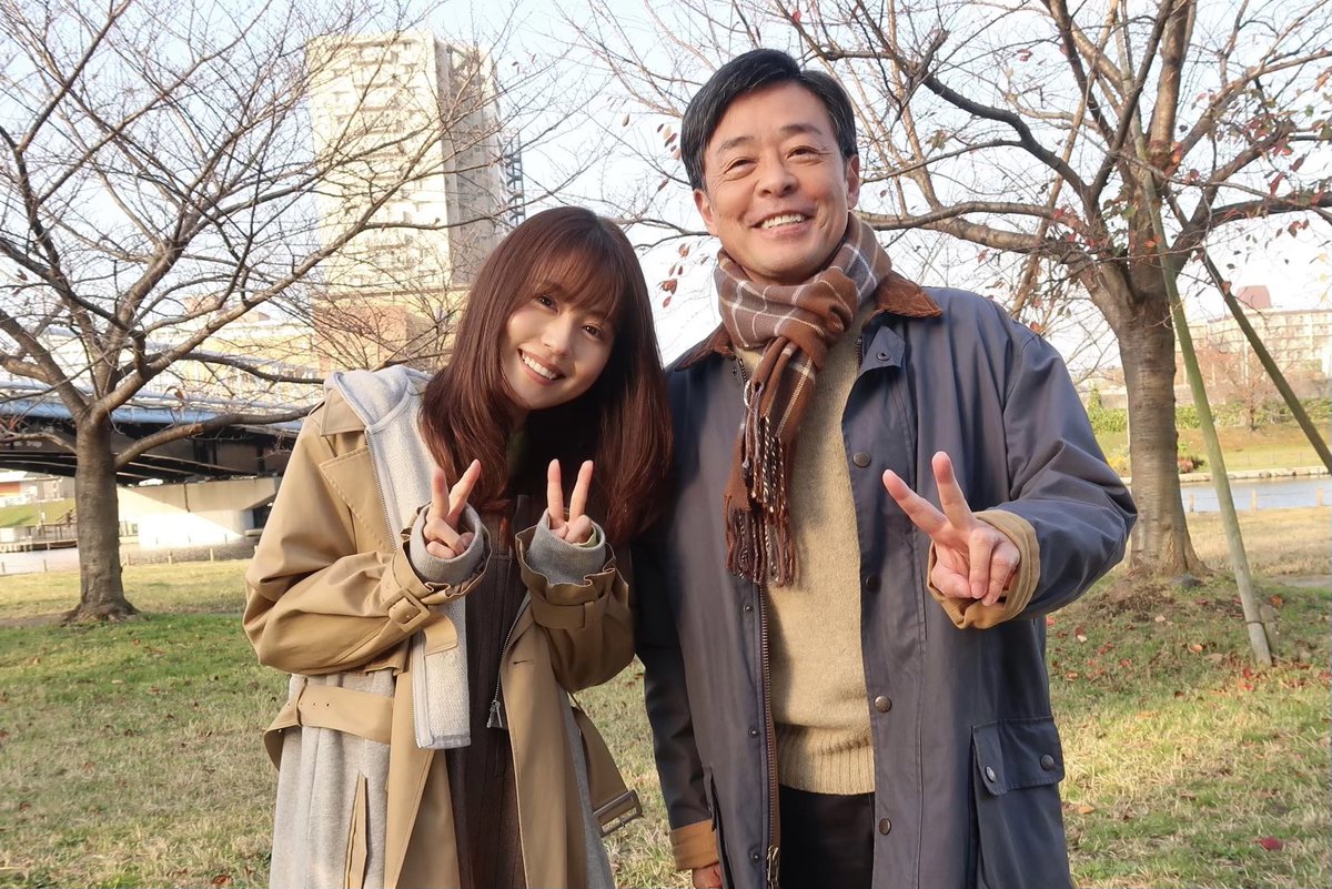 有村架純の私服 ドラマ「姉ちゃんの恋人」オフショットです 有村架純の私服 ドラマ「姉ちゃんの恋人」オフショットです