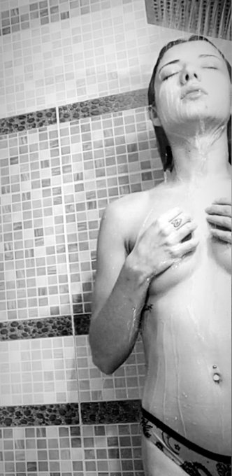 #ShowerSelfie #hornysunday #onlyFans https://t.co/k8wjVXaCrr<a href="/tag/showerselfie"class="tags">#ShowerSelfie</a><a href="/tag/hornysunday"class="tags">#hornysunday</a><a href="/tag/onlyfans"class="tags">#onlyFans</a>