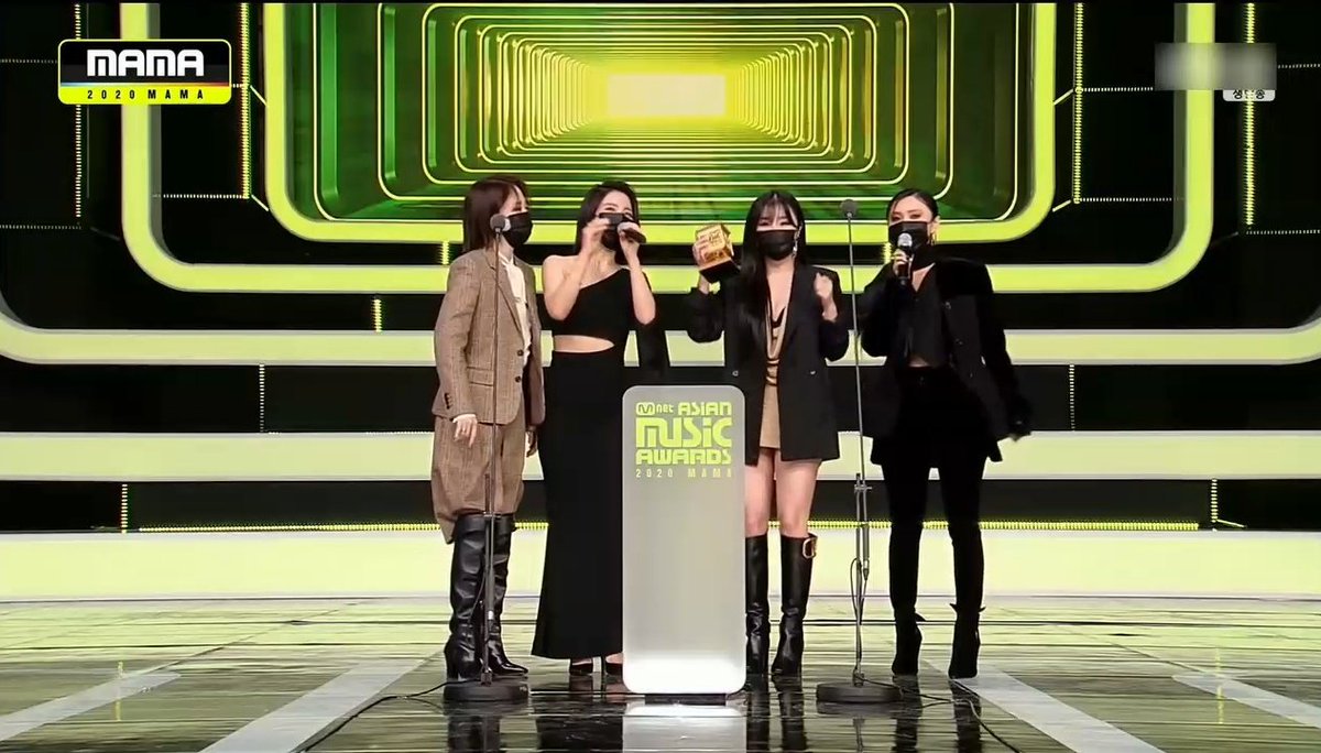 ahnfataI's tweet photo. will always be proud that i'm a moo and i stan mamamoo 😭❤️
#WorldWideFansChoice_MAMAMOO
#BestDanceSolo_HWASA
#BestVocalGroup_MAMAMOO
#MAMAMOOxMAMA #HWASAxMAMA
#mamamoo #2020MAMA
@RBW_MAMAMOO https://t.co/N8w0VbsWca