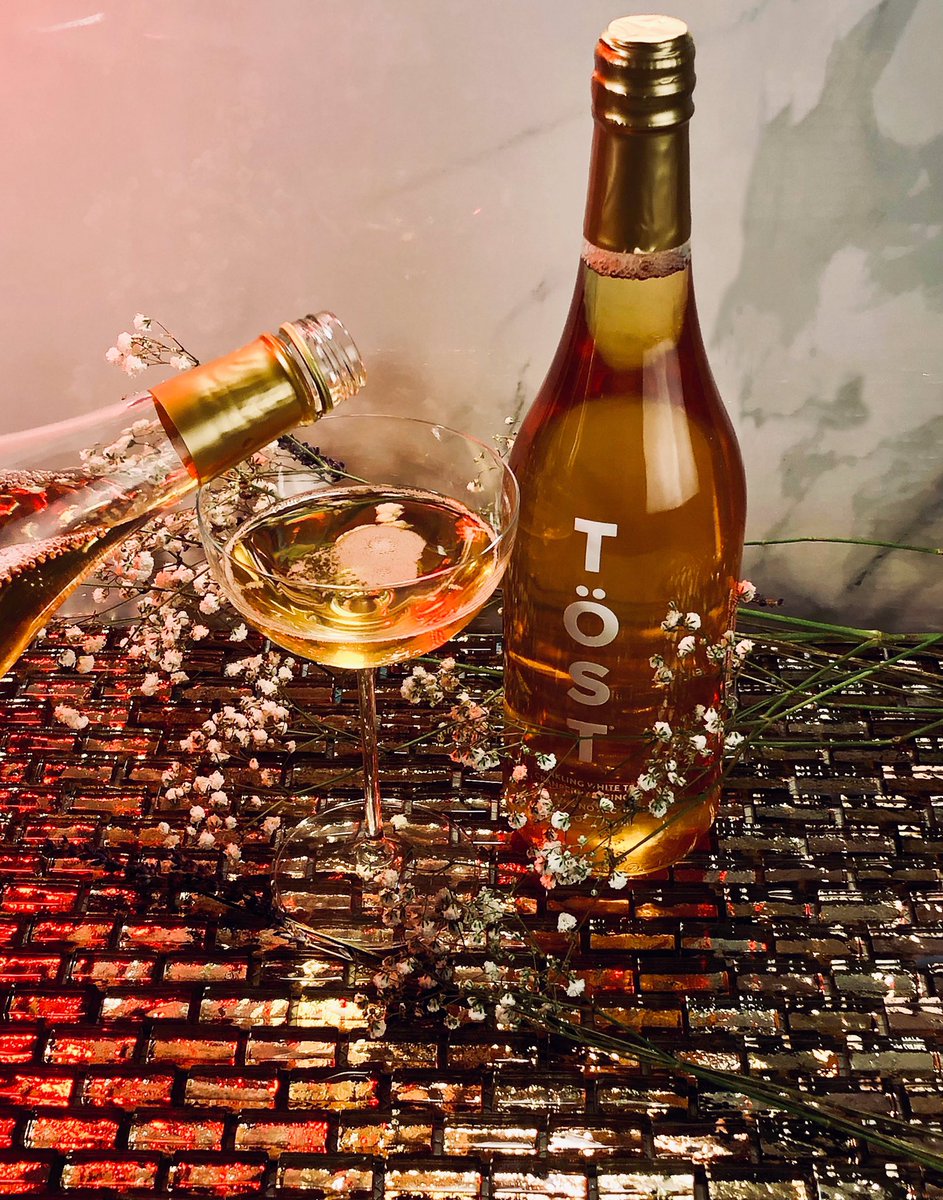 RoseateC's tweet photo. Here’s a TÖST to the weekend! Try this lovely crisp beverage in our senses gift set. #roseatecollective https://t.co/LY6f3UHBrX