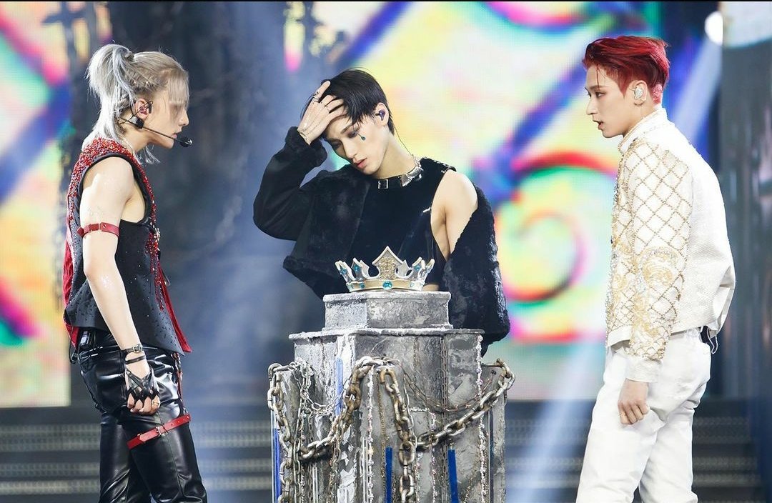 saltcnpepper's tweet photo. this is the best MAMA performance of the century and thats on period💋 #MAMA2020 #TrianglerFight https://t.co/zief1yhlus