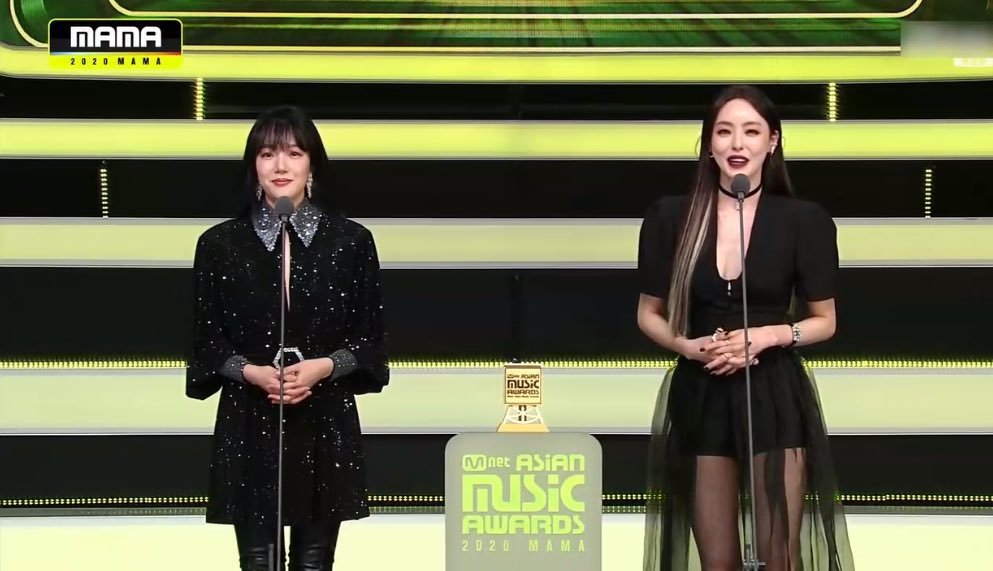 Our favorite besties are back! 💕

#LeeDaHee and #ImSooJung at the #2020MAMA

#이다희