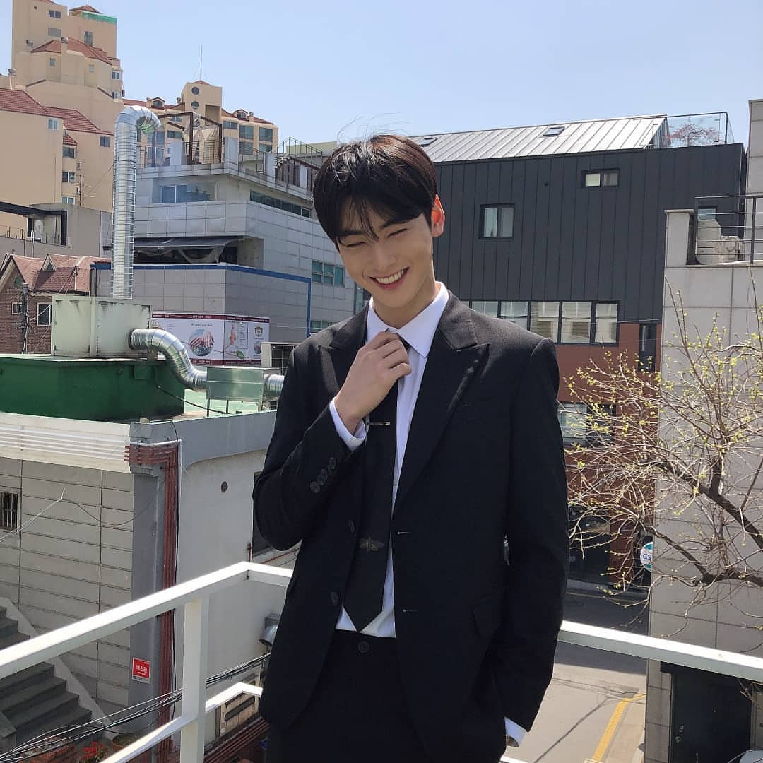 kohakulucu's tweet photo. Prepared to attend VIP extending party. #IAmVIP. https://t.co/fgKgDuZVSB