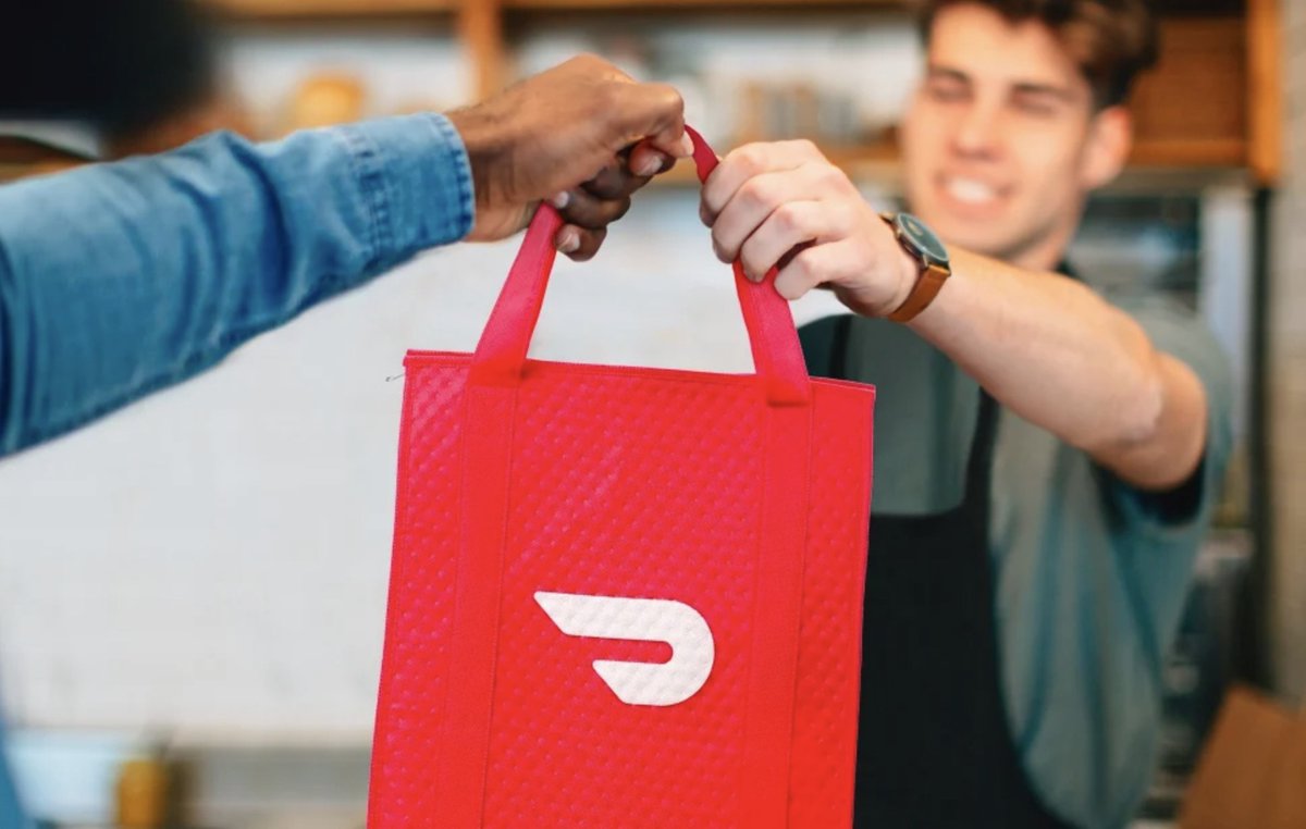 Two years ago, DoorDash was a distant third behind Seamless & UberEats in the food delivery race. This week,  $DASH will IPO at a $30B+ valuation as America's biggest food delivery provider.I was one of DoorDash's first 50 employees. Here's an inside look at how we did it 