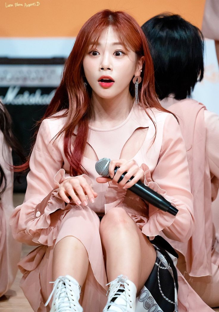 Kim Minji a bunny: thread