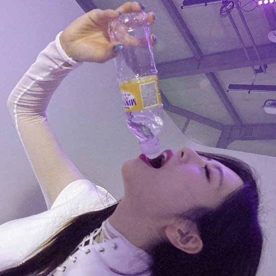 Kim Minji a bunny: thread