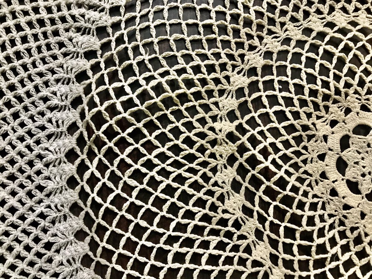 Handmade Crochet Round Tablecloth #crochet #handmade #round #tablecloth #beautiful #easypattern #crochetdesign