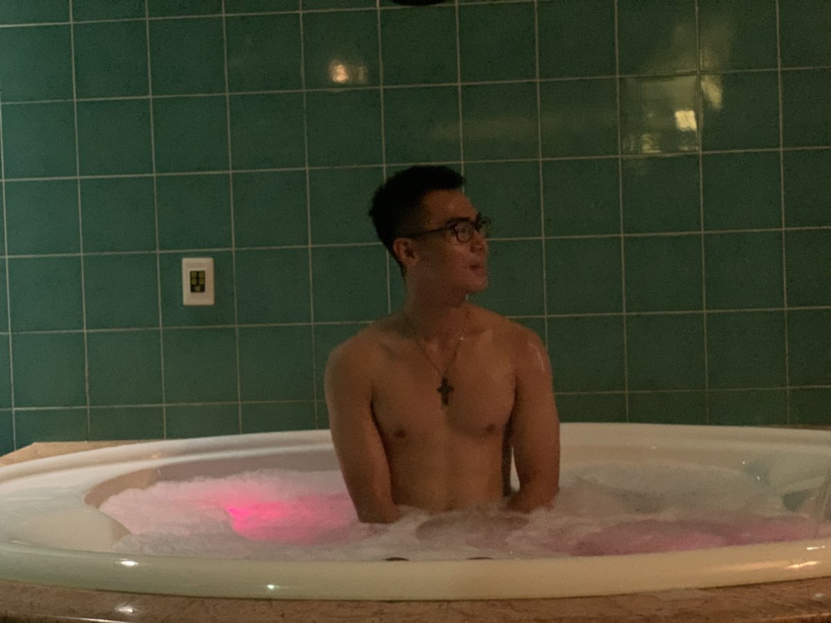 好久沒有po文了

大家有沒有想我啊🥴

ig: instagram.com/milesnsmile/?h…