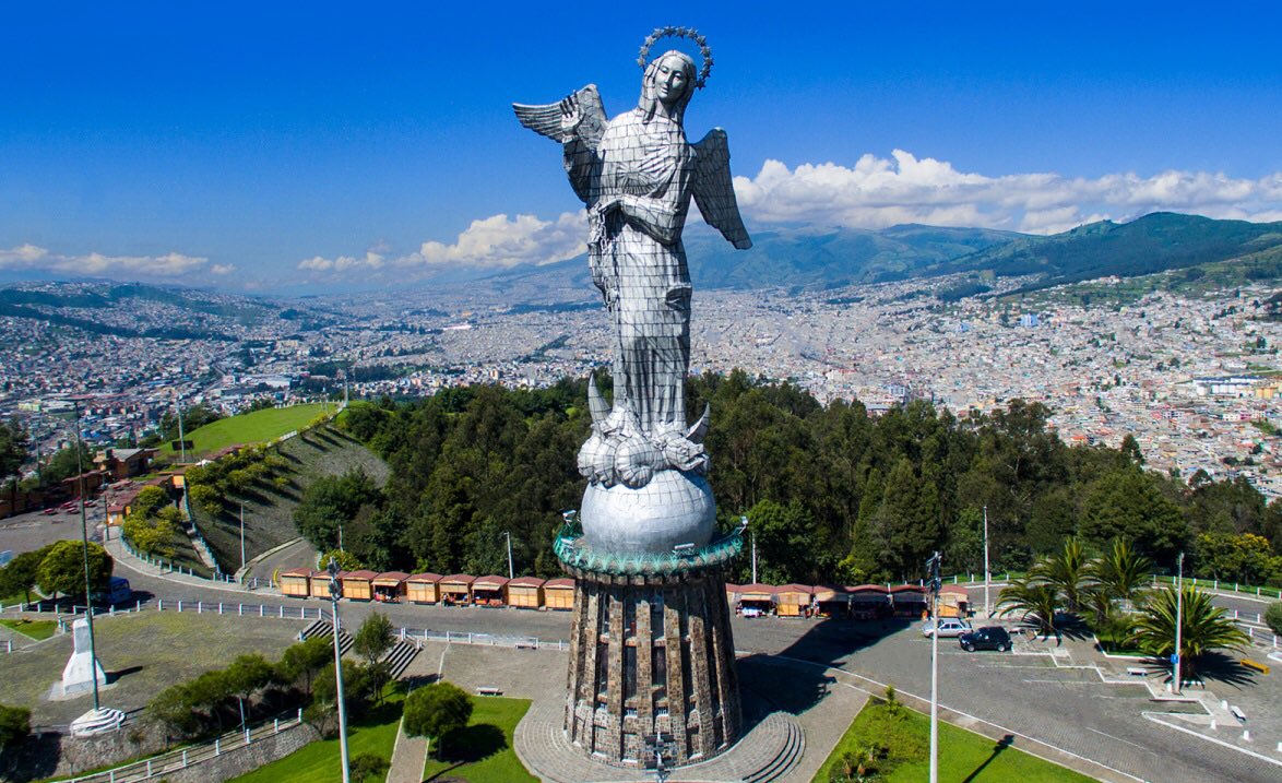 MashiRafael's tweet photo. Hoy celebramos a Quito la milenaria, no su fundación española, sinónimo de latrocinio y despojo.
La Carita de Dios, ESPECTACULAR capital de los ecuatorianos.
¡Volverán los días de gloria, volverán!
¡Viva Quito! https://t.co/cqWxzUgpuW
