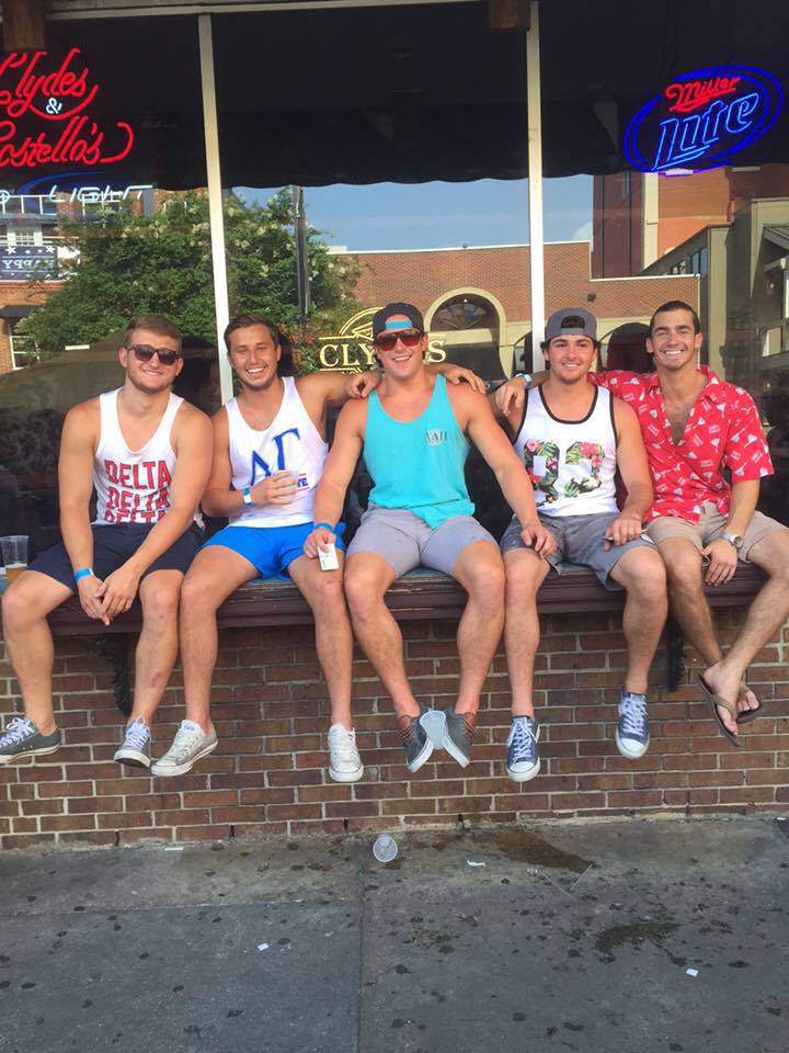 varsityjox's tweet photo. No bitch NONE of us are wearing socks, you're gonna love the smell after the bar, feet n beer bro piss #bitchboy #alphasrule #fratjocks https://t.co/Wa6KRiEiez