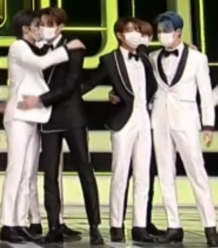 พี่วา ตะวิน                       น้องเฟย์ อิก๋วย