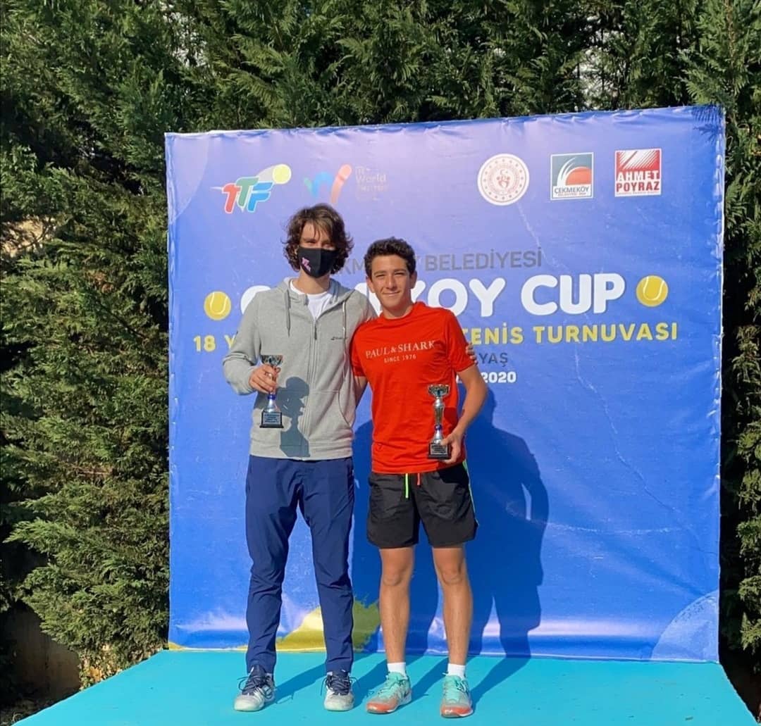 İstanbul’da düzenlenen J4 <a href="/ITFTennis/">ITF</a> Gençler turnuvası Çekmeköy Cup'da <a href="/TOHMMersin/">TOHM Mersin</a> sporcumuz Toprak Avcıbaşı çift erkeklerde Rumen partneri Mihai Alexandru Coman ile ikincilik elde etti 🥈 🇹🇷

<a href="/gencliksporbak/">Gençlik ve Spor Bakanlığı 🇹🇷</a> <a href="/GSB_Mersin/">Mersin Gençlik ve Spor İl Müdürlüğü</a>